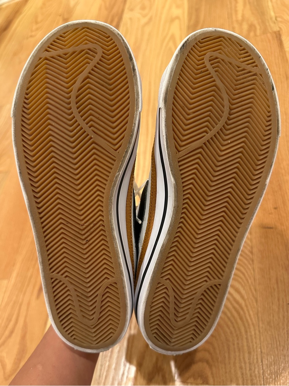 Nike Court Legacy Sneaker kids size 5, women’s size 6.5 - Picture 7 of 8